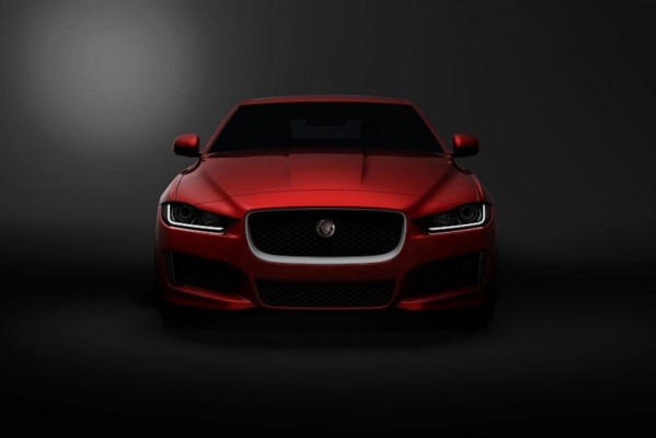 Jaguar XE - Alu-Katze kommt unter vier Liter