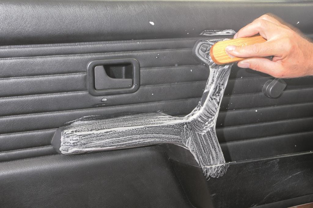 Kunststoffe haben als gnstiger und praktischer Werkstoff eine lange Geschichte im Autobau. 