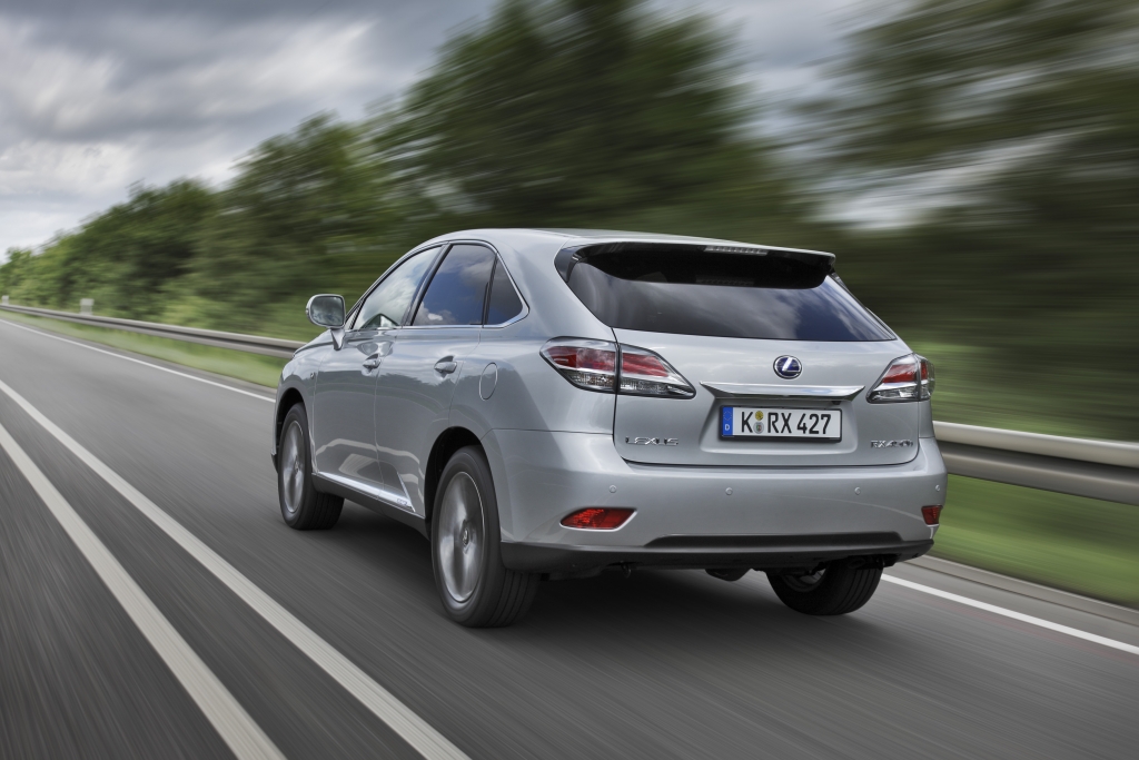 Lexus RX Hybrid: Salon auf großen Rädern