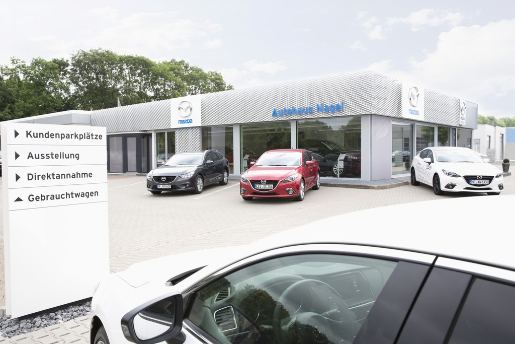 Mazda modernisiert Autohäuser