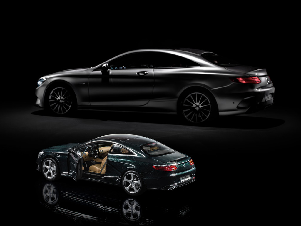 Mercedes-Benz S-Klasse Coupé in 43- und 18-facher Verkleinerung
