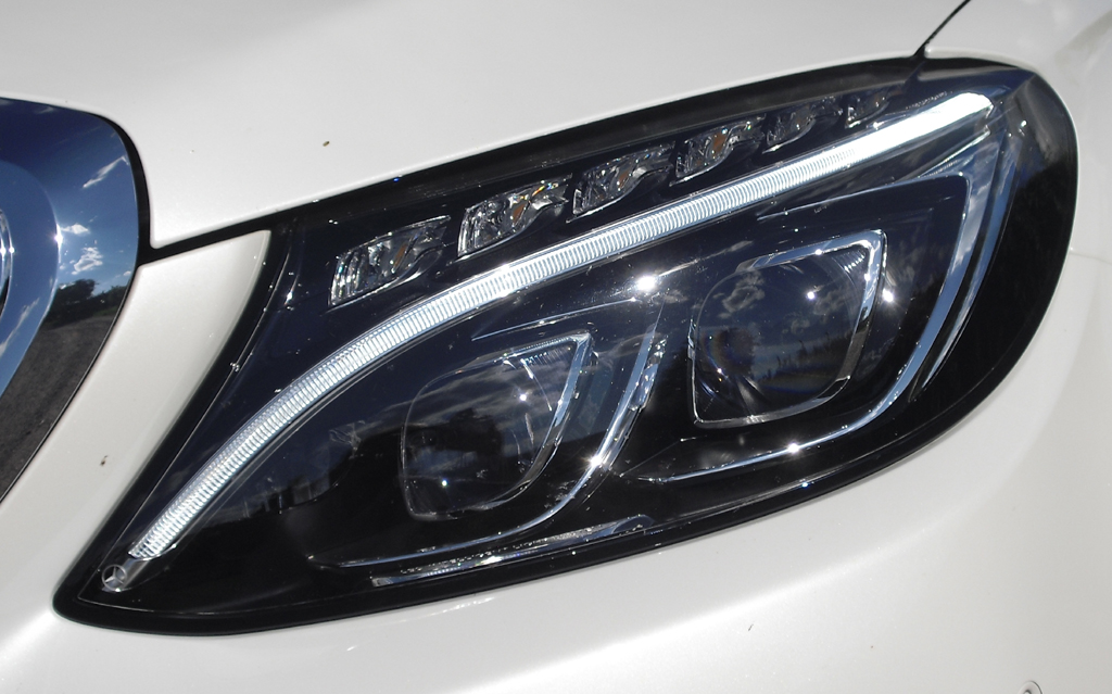 Mercedes C-Klasse T-Modell: Moderne Leuchteinheit vorn.