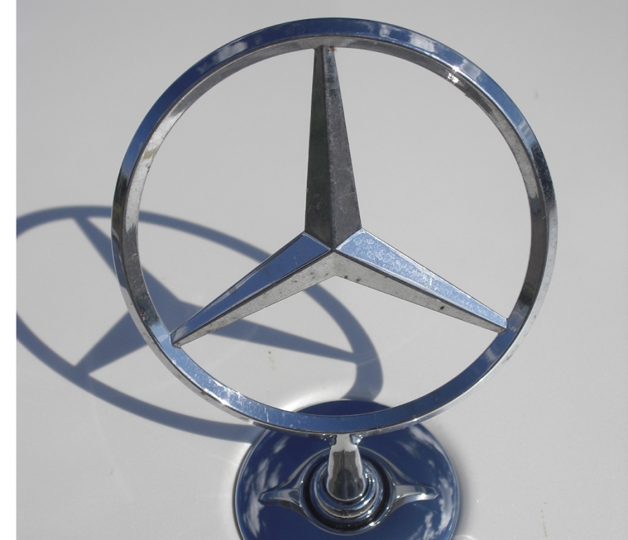Mercedes C-Klasse T-Modell: Sternenspiel auf der Motorhaube.