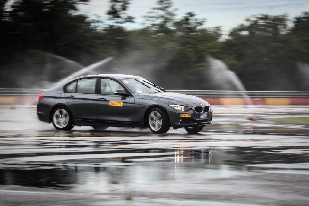 Mit dem BMW 318d auf der Schleuderplatte