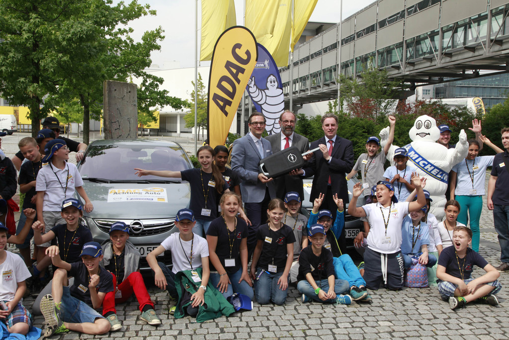 Opel verlängert Kooperation mit ADAC