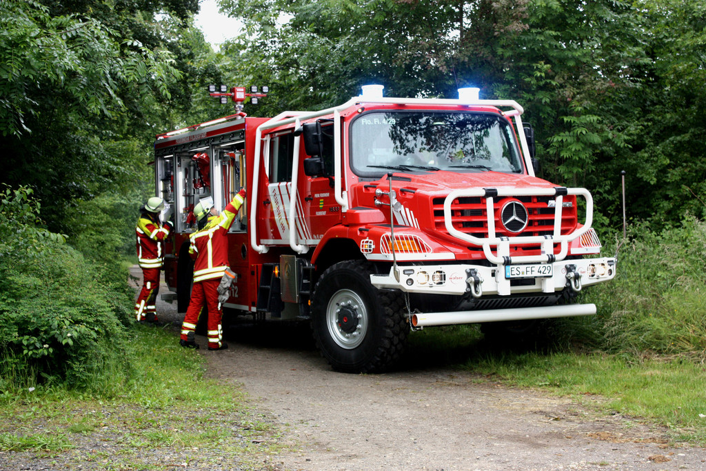 Paul baut Mercedes-Benz Zetros zur Brandbekmpfung um