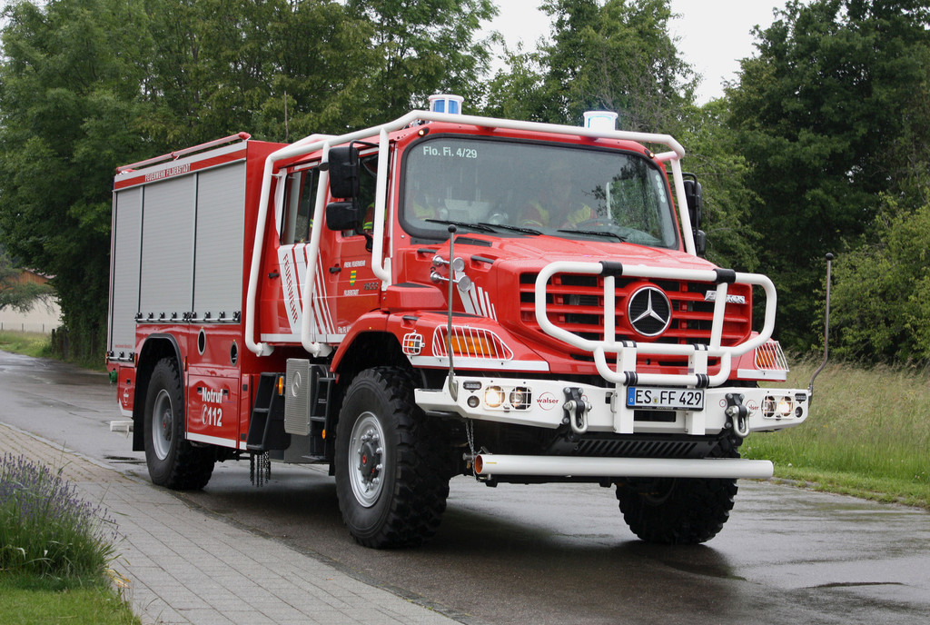 Paul baut Mercedes-Benz Zetros zur Brandbekmpfung um