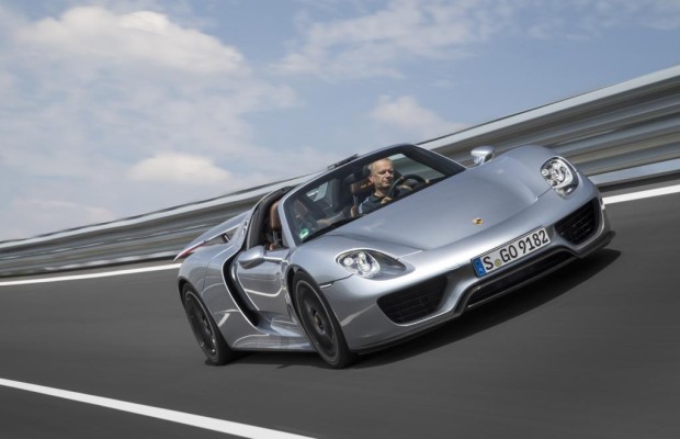 Porsche 918 Spyder: Tiefflug mit 345 km/h