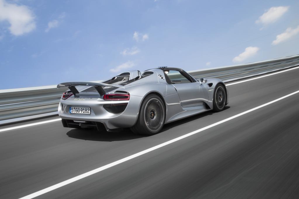 Porsche 918 Spyder: Tiefflug mit 345 km/h