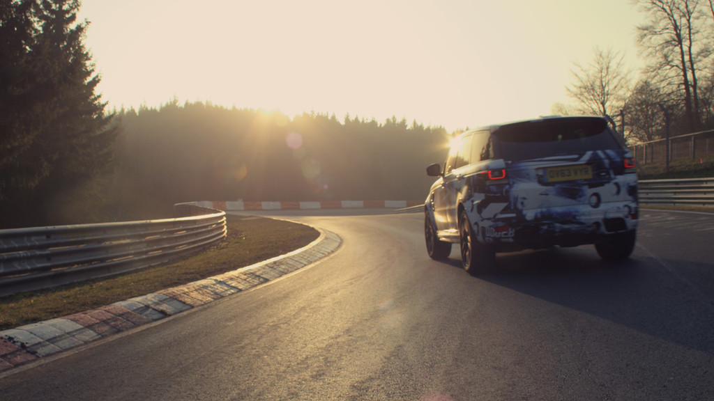 Range Rover holt Rundenrekord auf dem Nrburgring