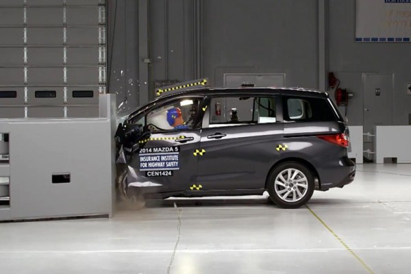 Schwieriges Unfallszenario - Mehrere Modelle fallen bei Crashtest durch