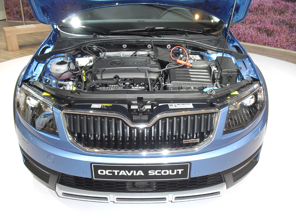 Skoda Octavia Scout: Blick unter die Haube. Ein Benziner und zwei Diesel stehen zur Wahl. 