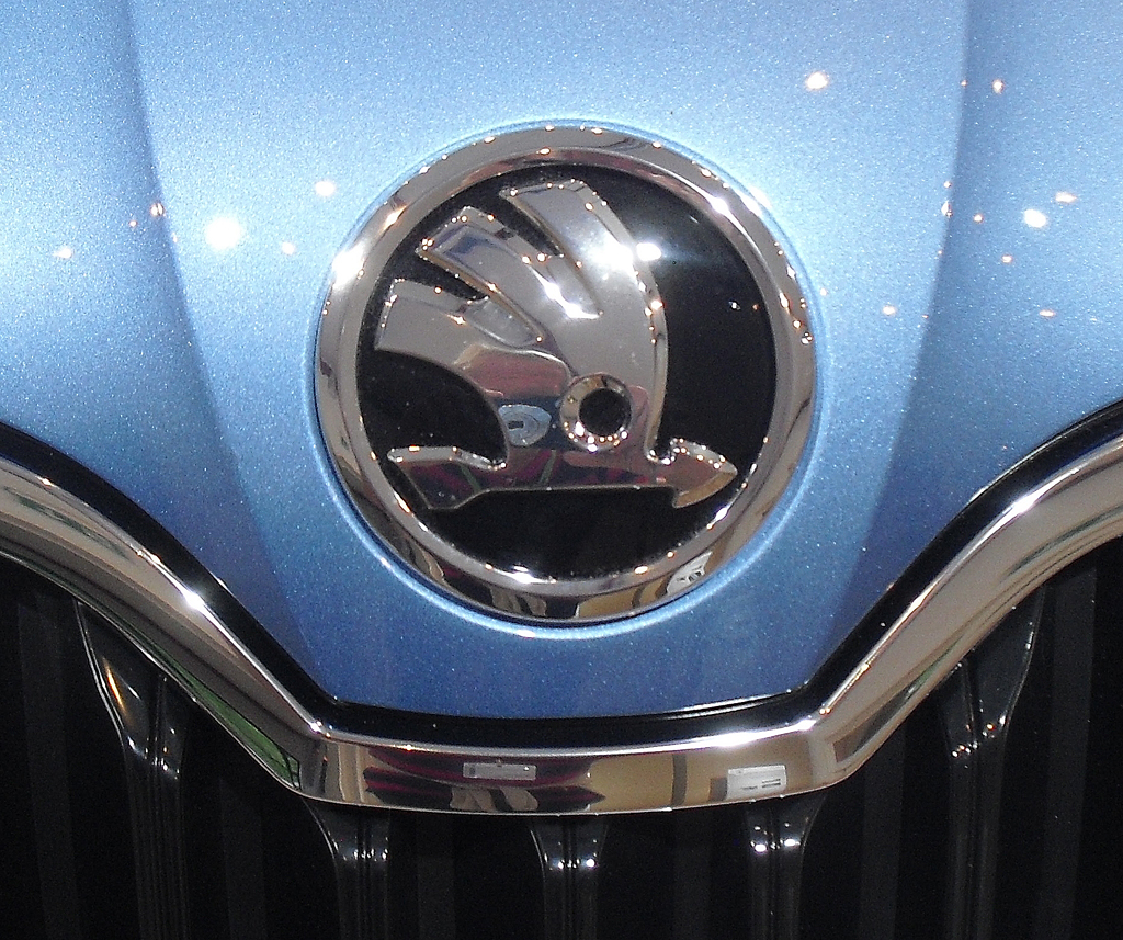 Skoda Octavia Scout: Das Markenlogo sitzt vorn auf der Motorhaube. 