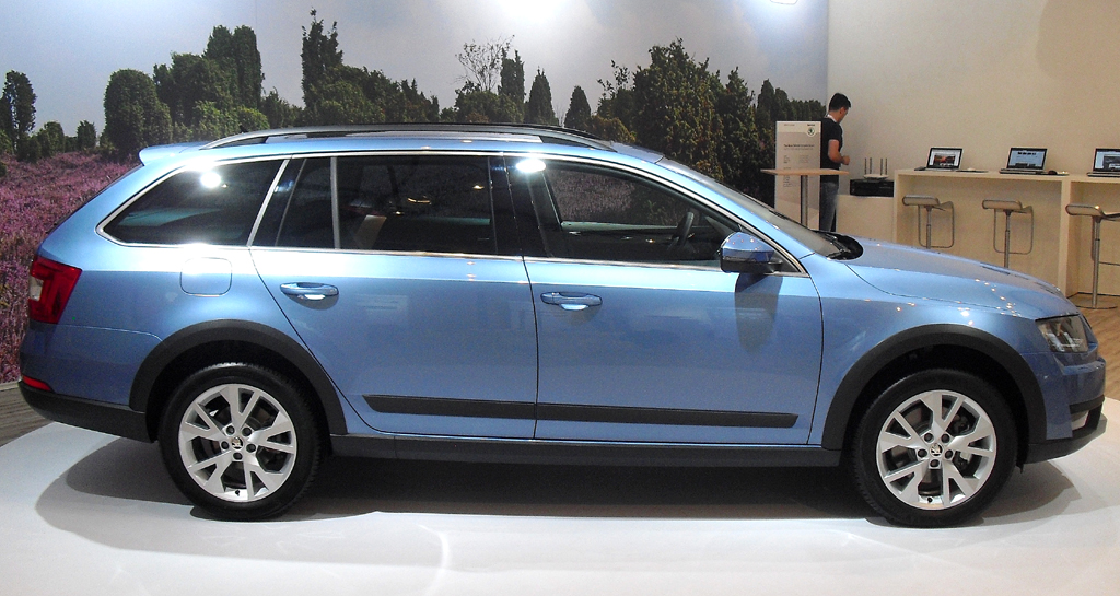 Skoda Octavia Scout: Modellschriftzüge auf dem Heck. 