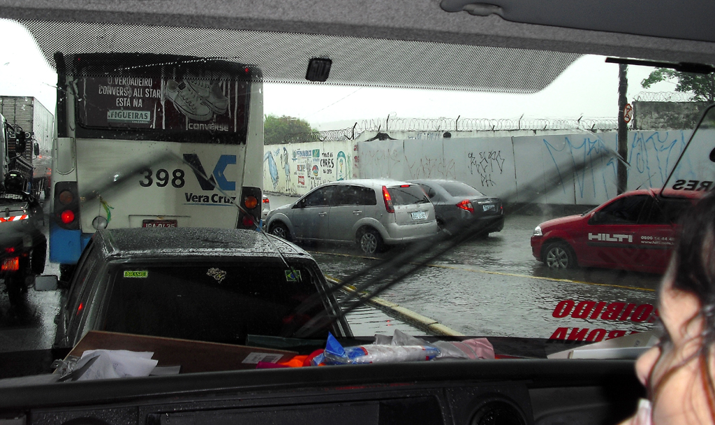 Staus, überflutete Straßen: Szene aus Recife zuletzt beim heftigen Tropenregen. 