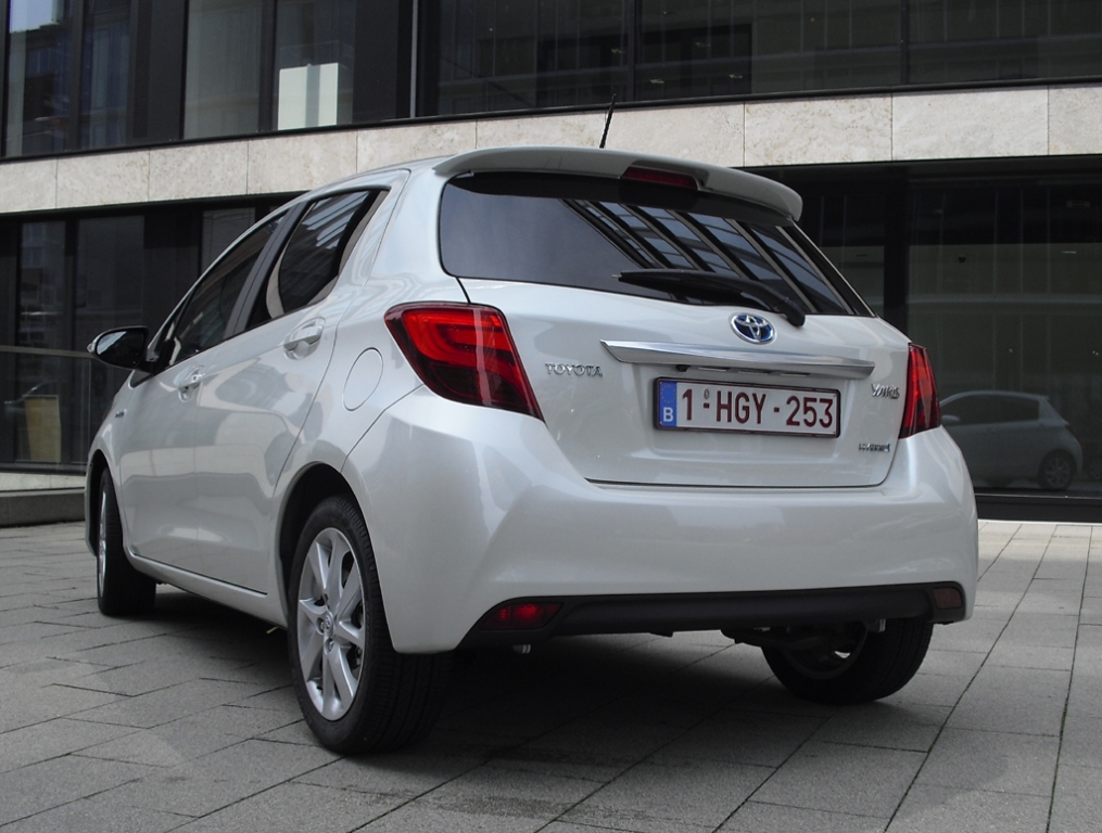 Toyota Yaris: Blick auf die Heckpartie.