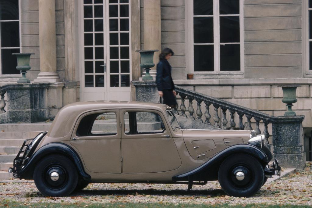 Tradition: 80 Jahre Citroen Traction Avant  - Genial für Gangster und Gesetzeshüter