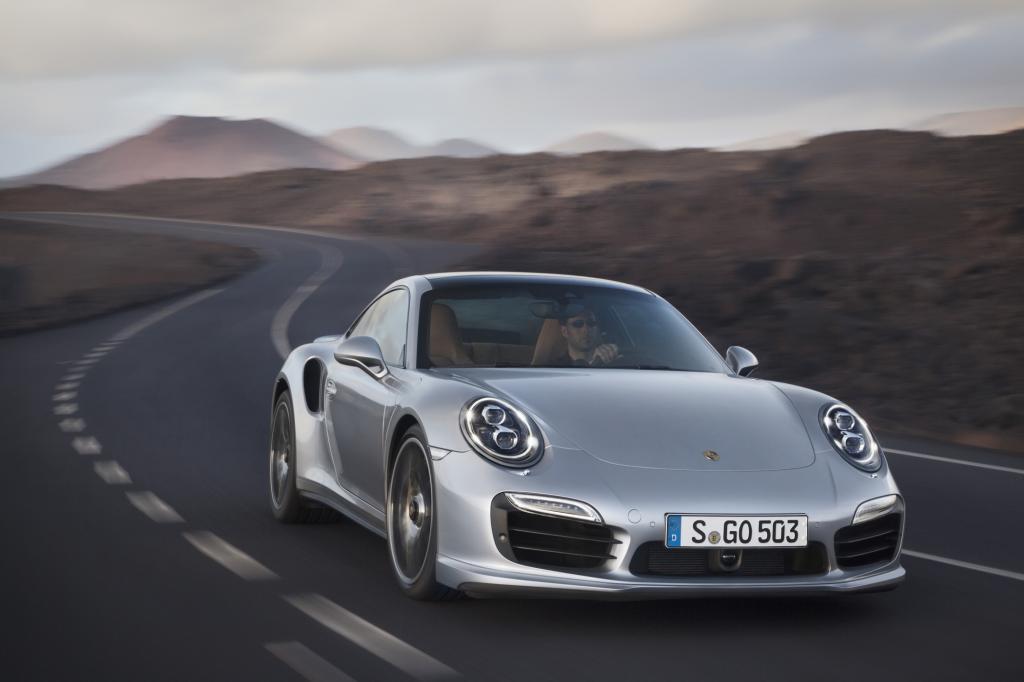 Wie Achterbahn fahren mit Sicherheitsgurt kann sich eine Fahrt im 911 Turbo entfalten