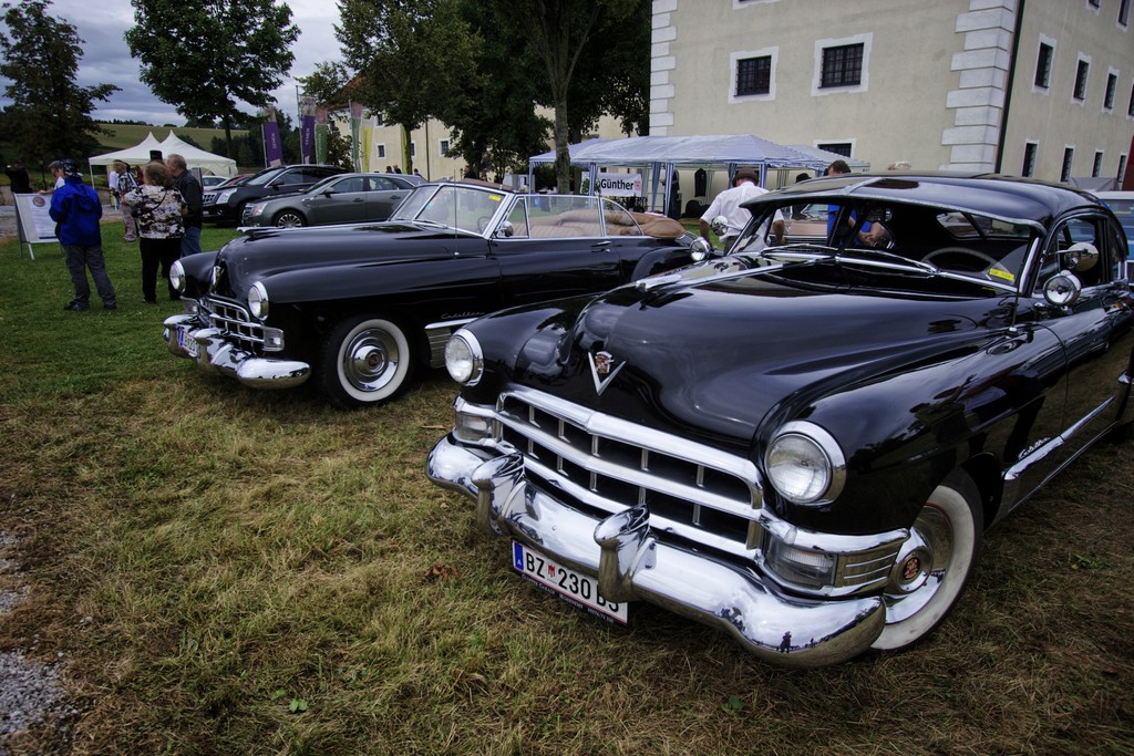 Über 130 historische Cadillac in Österreich