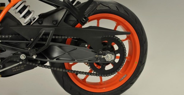 4.595 Euro sind zwar ein stolzer Preis für die Nachwuchsklasse, aber dafür hat die sportliche KTM auch allerhand zu bieten. 