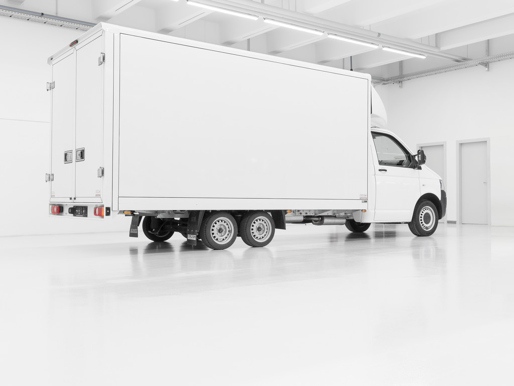 Alko rüstet den VW Transporter zum Doppelachser auf