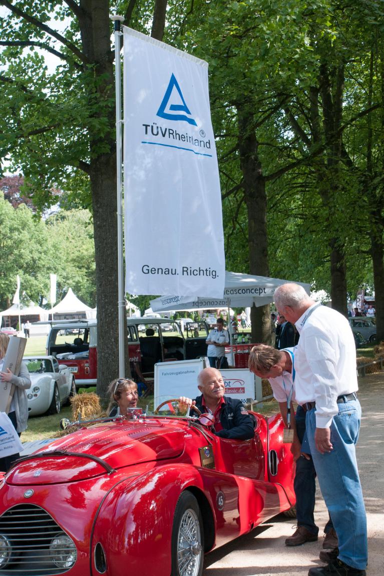 Auch Auto-Legenden müssen zum TÜV