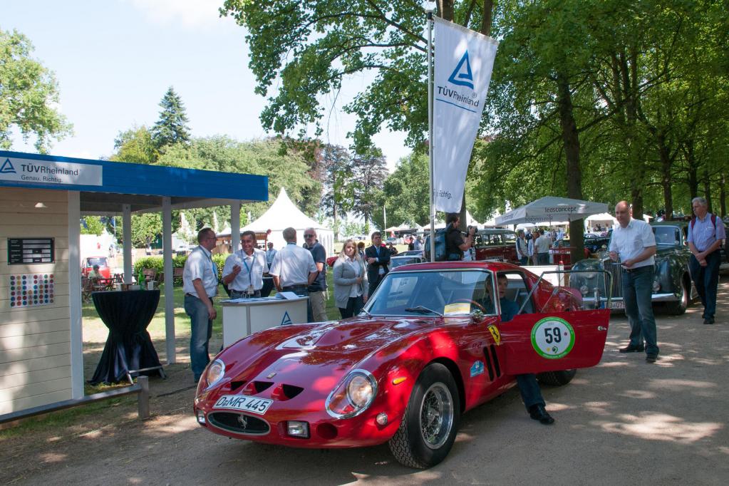 Auch Auto-Legenden müssen zum TÜV