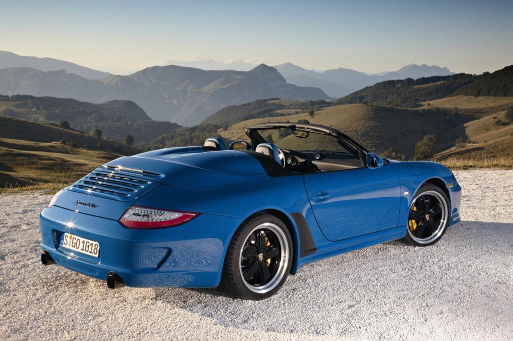 Auch ein Boxer braucht Platz: Hier das breite Heck des Porsche 911 Speedster von 2010