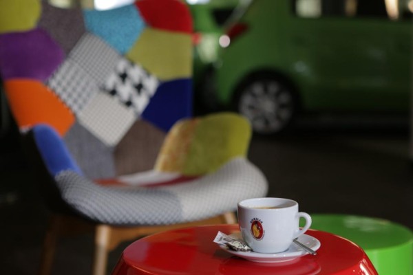 Autokauf beim Kaffeeklatsch