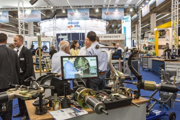 Automechanika: Vom E-Mobil bis zur Waschstraße