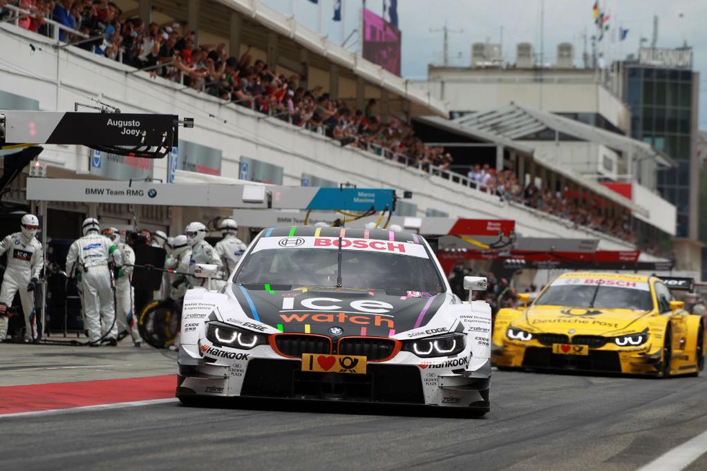 BMW fährt mit Trauerflor