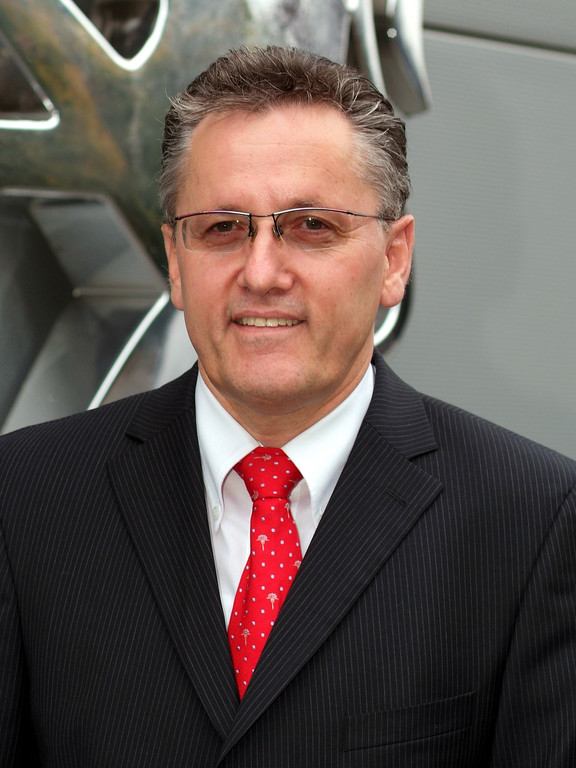 Bach wird Direktor Peugeot Retail