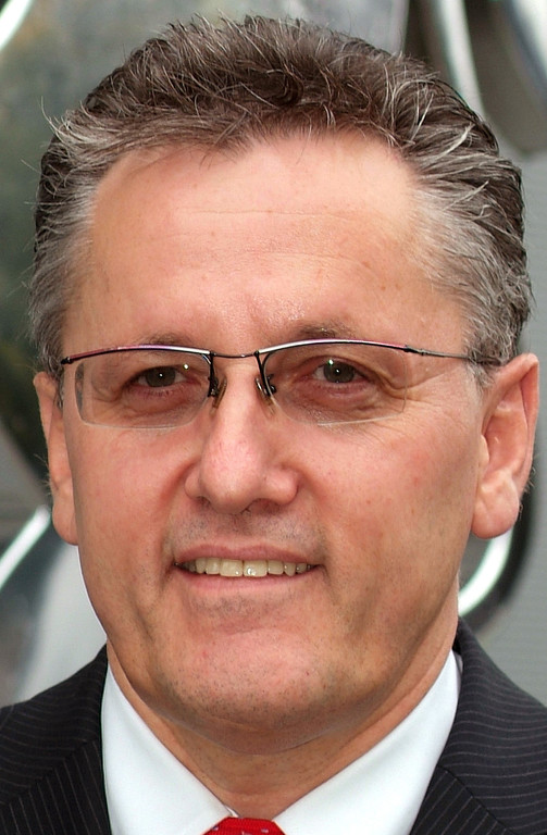 Bach wird Direktor Peugeot Retail
