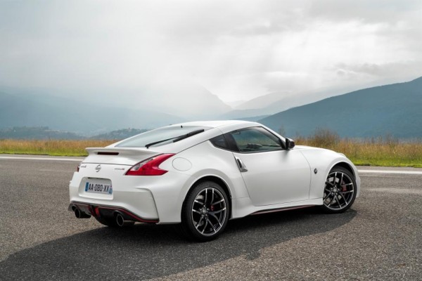Der Nissan 370Z kommt nun mit einem kleinen Spoiler aus
