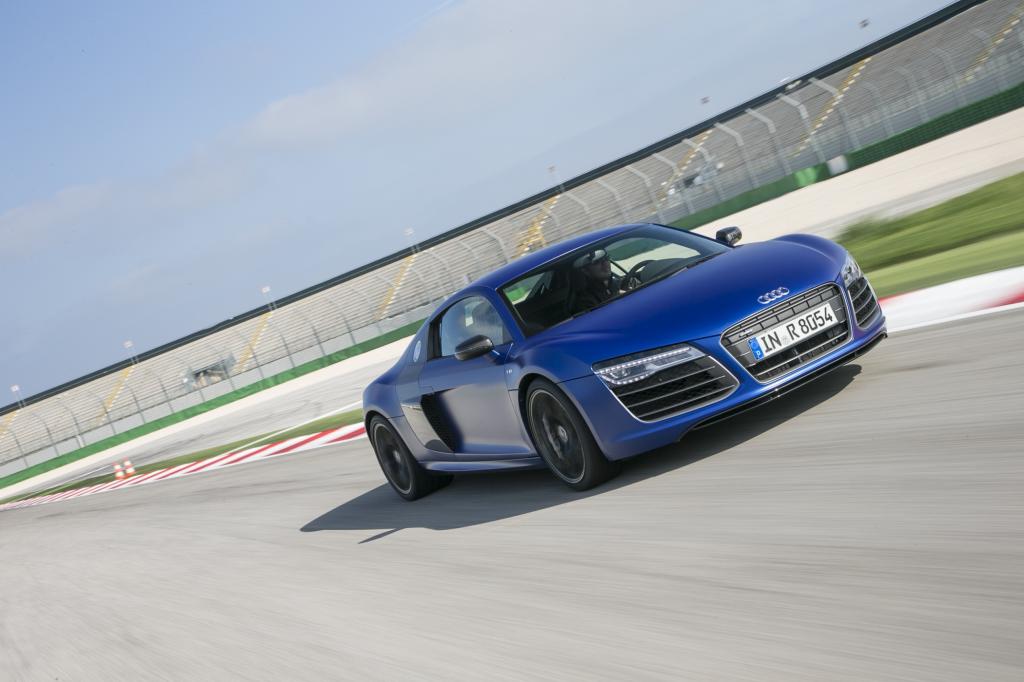 Die meisten der gut 2.500 Befragten haben den Audi R8 als das Fahrzeug auserkoren, das sie unbedingt einmal fahren möchten