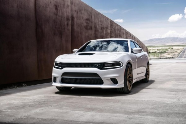 Ein Auto mit 527 kW/717 PS, 881 Newtonmetern Drehmoment, vier Türen und Stufenheck? Das ist der Dodge Charger SRT Hellcat