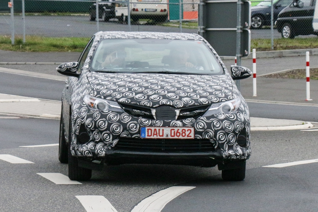 Erwischt: Erlkönig Toyota Auris Cross – Modell ohne Namen