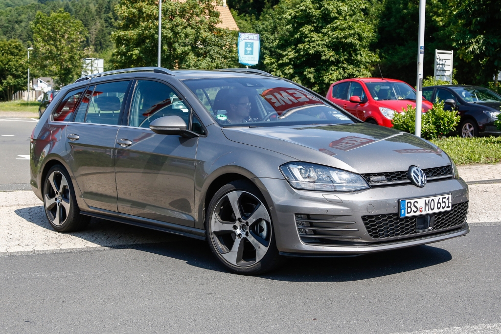 Erwischt: Erlkönig VW Golf GTD Variant