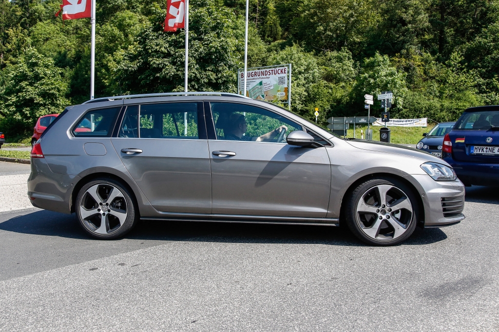 Erwischt: Erlkönig VW Golf GTD Variant