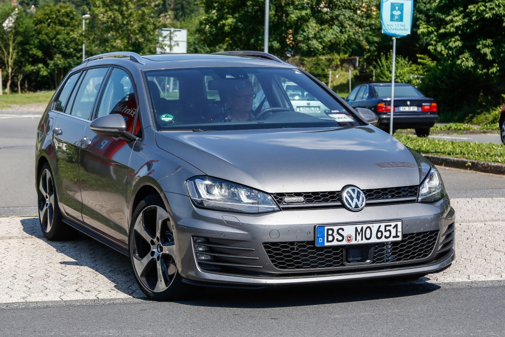 Erwischt: Erlkönig VW Golf GTD Variant