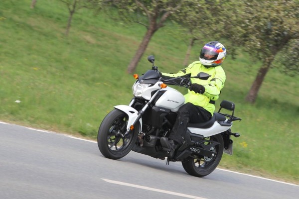 Honda CTX 700 N - Zwischen Chopper und Roller