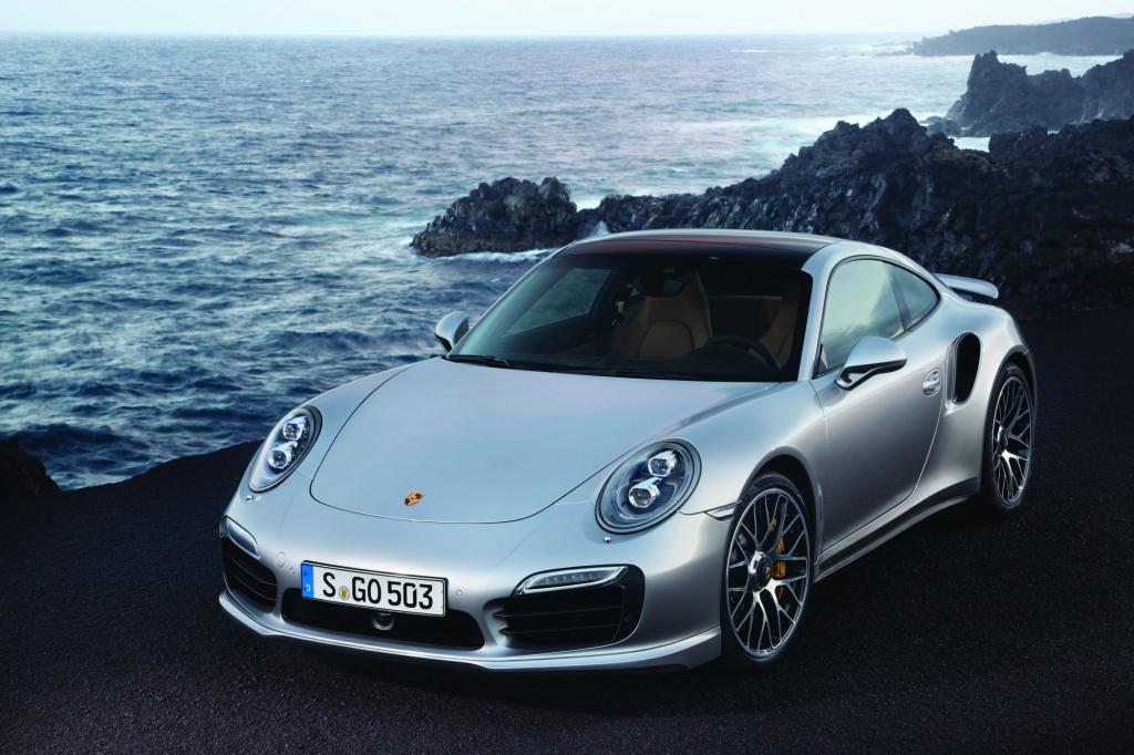 Je höher die Leistung, desto anspruchsvoller formuliert das Fahrwerk seine Herausforderungen an die Entwickler. Bei einem Porsche 911 Turbo S muss es 412 kW/560 PS sicher verwalten