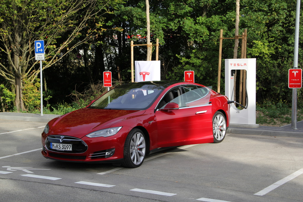 Kurztest Tesla Model S 85 Performance: Ein faszinierendes Angebot
