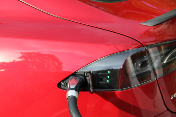 Kurztest Tesla Model S 85 Performance: Ein faszinierendes Angebot