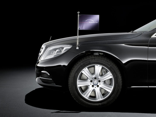 Mercedes-Benz S 600 Guard bietet vollen Schutz ab Werk