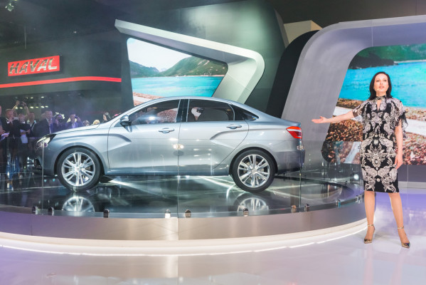 Moskau 2014: Lada zeigt mutiges Design