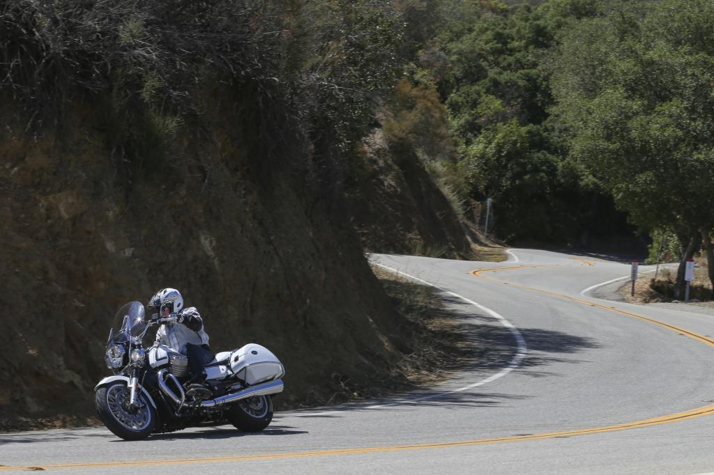 Moto Guzzi California 1400 - Wendiger weißer Reiseriese