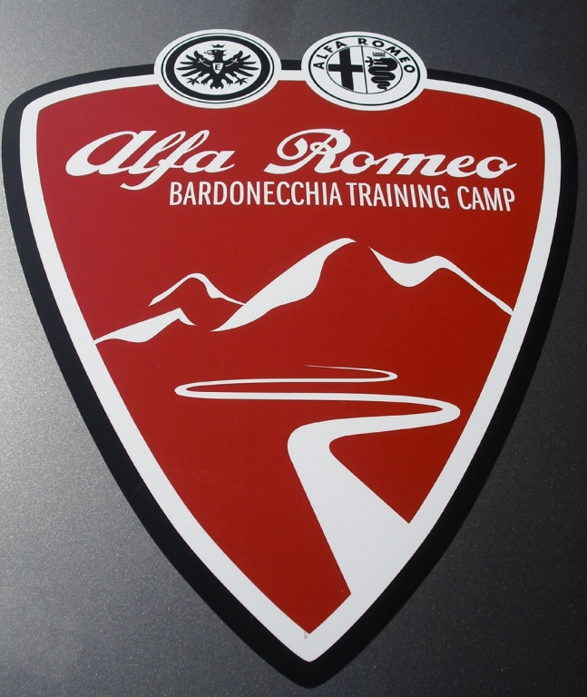 Offizielles Wappen für das Trainingslager der Eintracht in Italien.