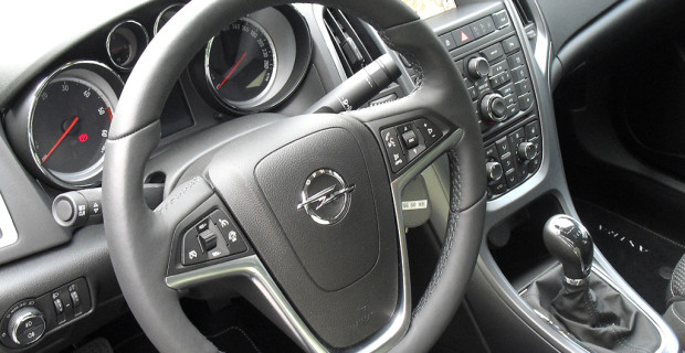 Auto im Alltag: Opel Astra Viertürer Exklusiv 1.6 CDTI