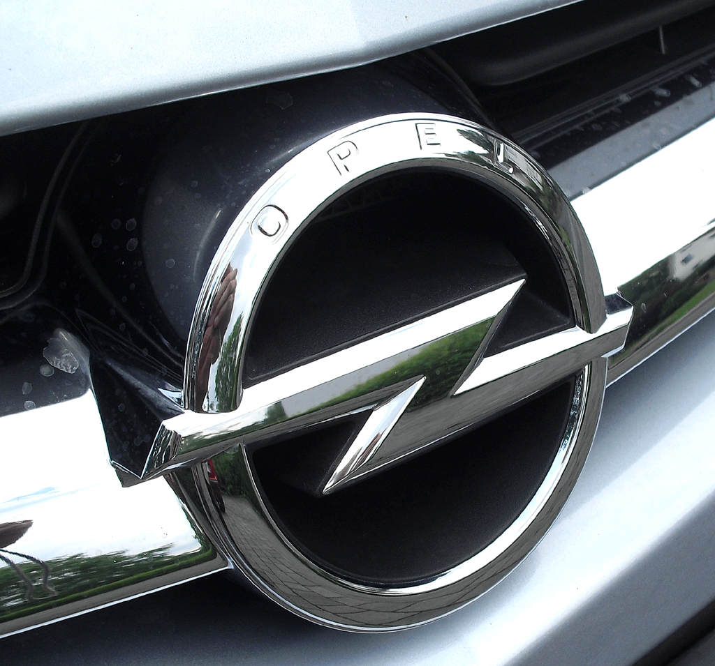 Auto im Alltag: Opel Astra Viertürer Exklusiv 1.6 CDTI